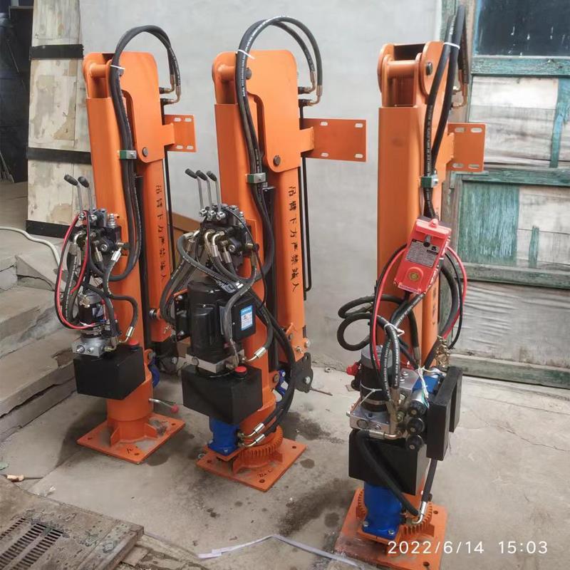 苑里镇重汽蓝牌随车吊 3.2吨 国六动力强 液压驱动 农用自卸起重机